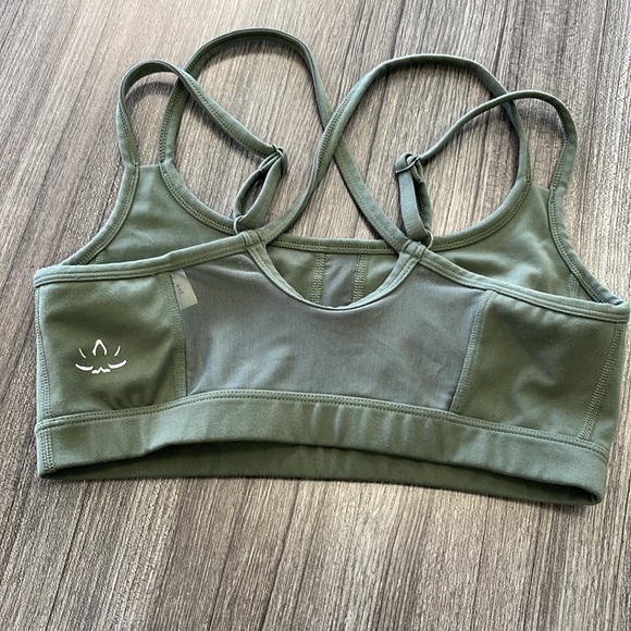 Beyond Yoga Green Strappy Sports Bra.  Size Small - Picture 2 of 5
